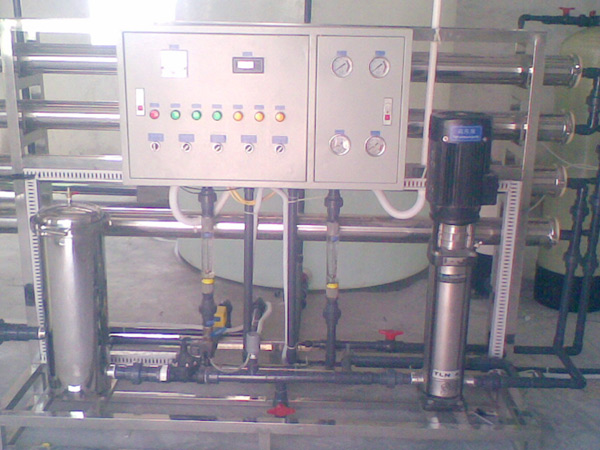 2噸紅山反滲透設備